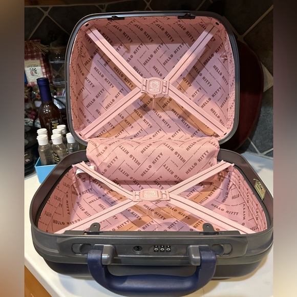 VTG RARE 2001 NAVY HELLO KITTY SANRIO HARD SHELL TRAVEL BAG SUITCASE LUGGAGE 15” - Picture 7 of 15